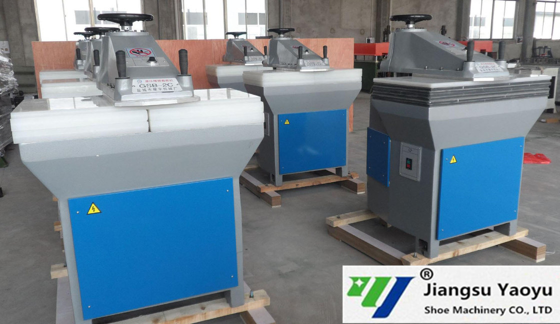 Swing Arm Cutting Press Machine , Leather Clicking Machine 555mm