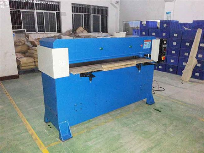 Low Failure Rate Rubber Die Cutting Machine For Abrasive Grinding Products